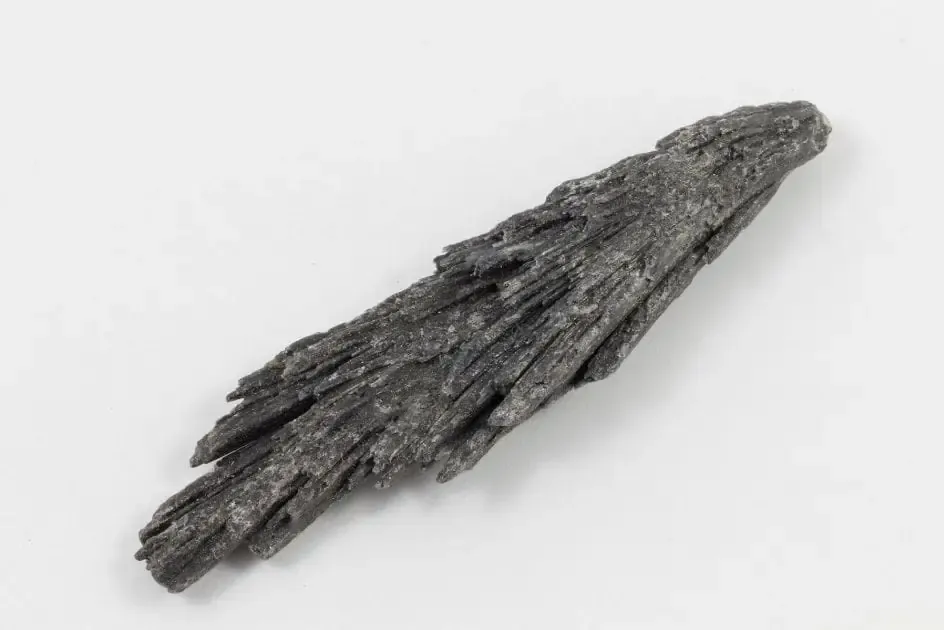 cianita negra propiedades significado usos