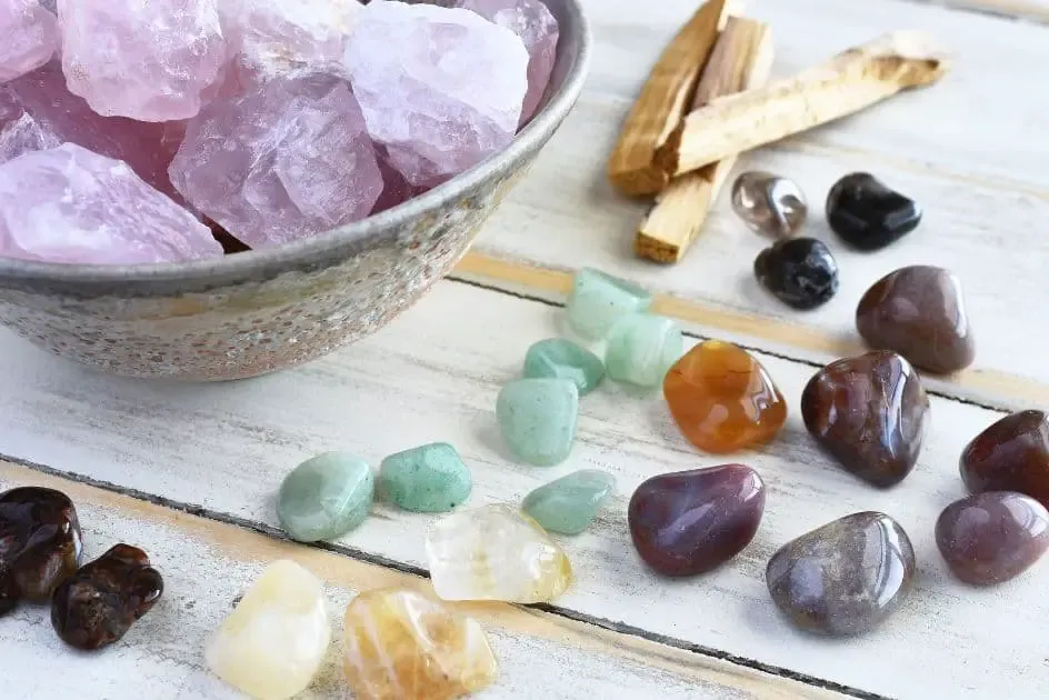 como limpiar piedras energeticas